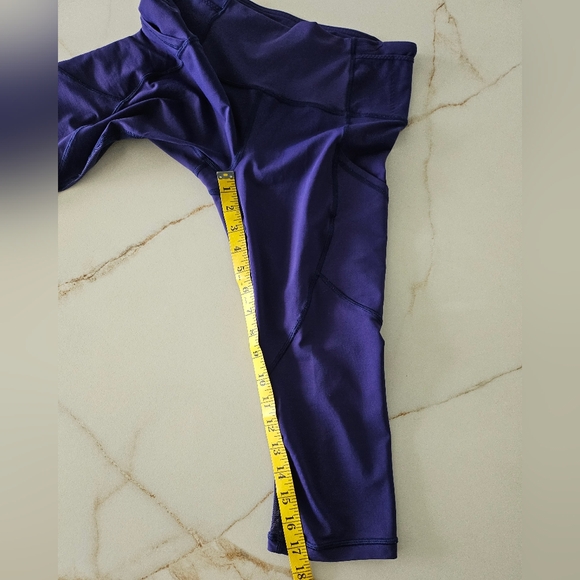 Lululemon Outrun Crop Workout Leggings Mesh Details Sz 6 Purple - Picture 13 of 14